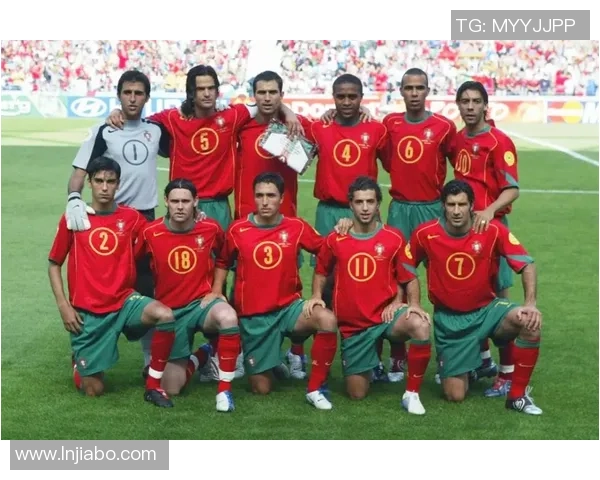 全球足球巨星风采全景展示 经典球员瞬间与精彩时刻合集